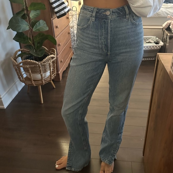 DYNAMITE GISELE JEANS - Picture 3 of 5